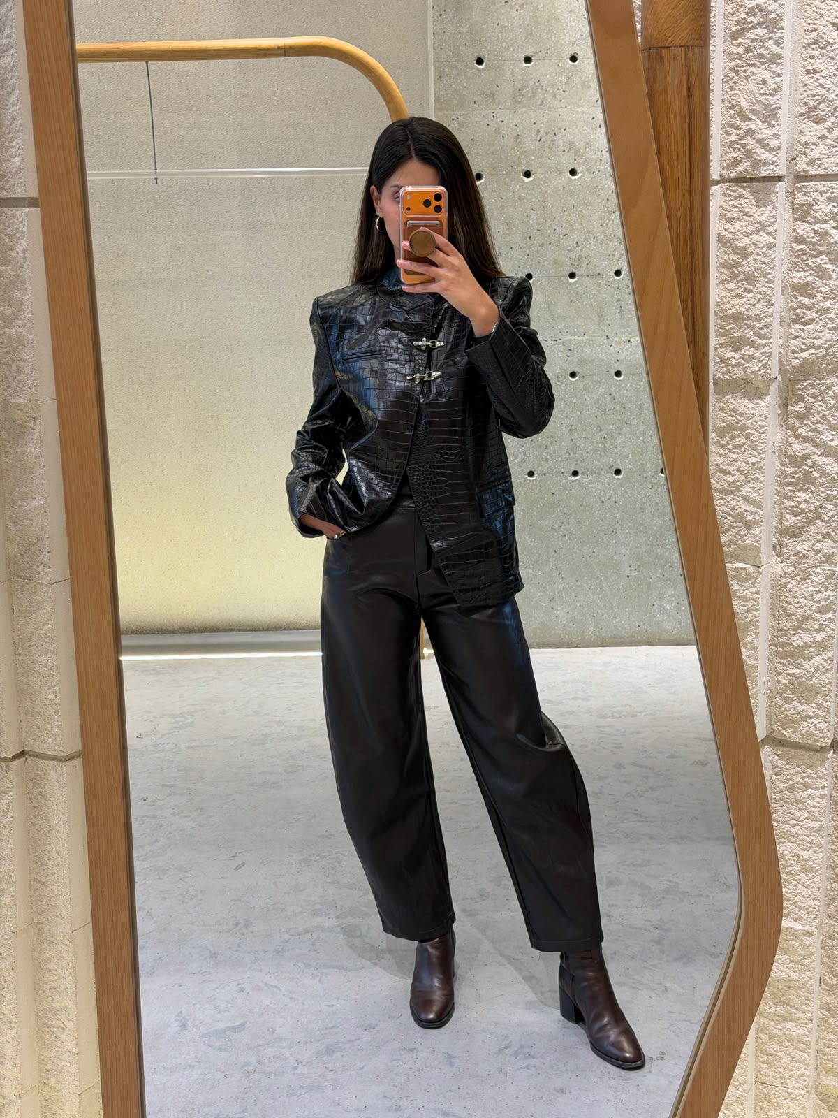 Croc-effect jacket with high collar U512611