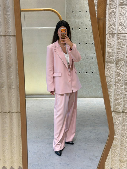 Straight-cut blazer jacket with studded lapel collar JM33607