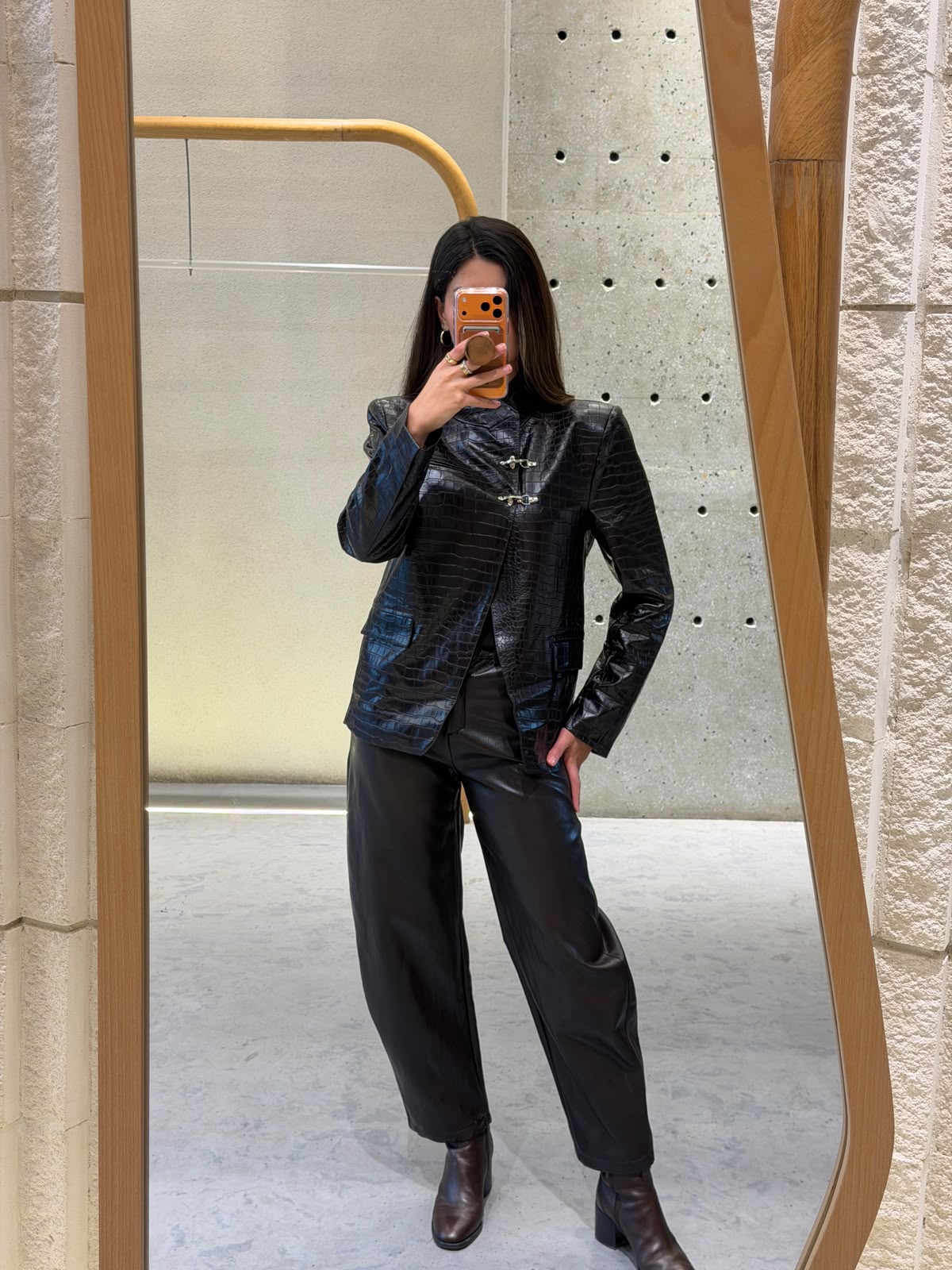 Croc-effect jacket with high collar U512611