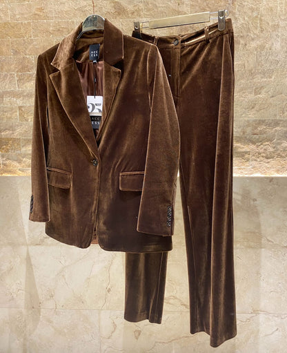 54-1035/5039 Velvet Jacket and Pants - Brown Loft