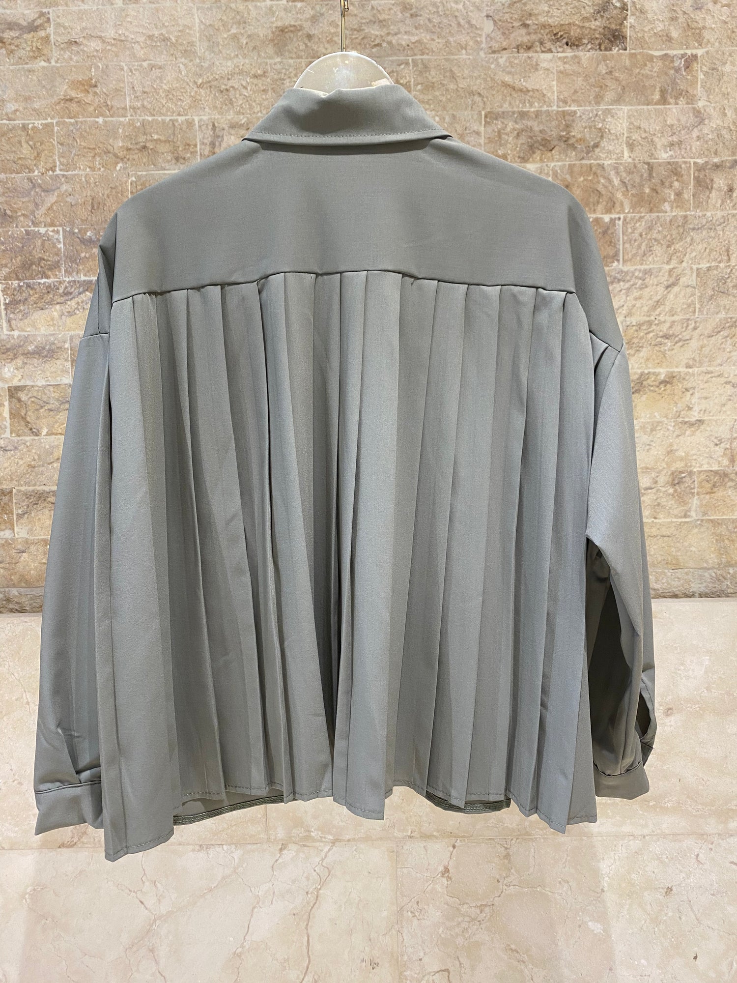 Oversized Pleated Back Shirt DB13890
