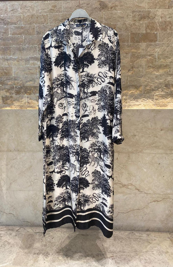 KD6255VS  Safari Print Oversized Satin Long Dressفستان طويل من الساتان بطبعات سفاري