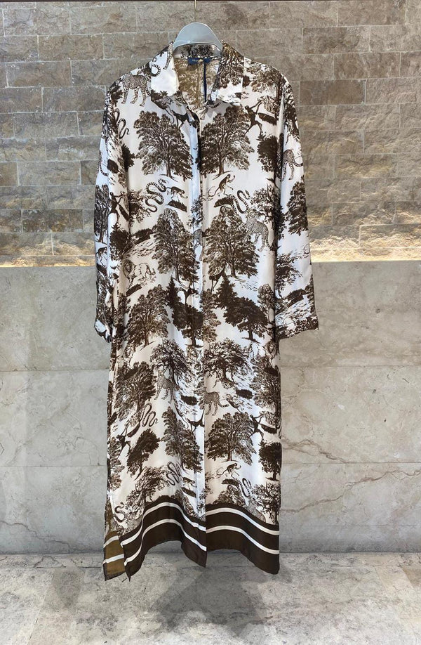 KD6255VS  Safari Print Oversized Satin Long Dressفستان طويل من الساتان بطبعات سفاري
