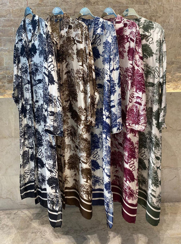 KD6255VS  Safari Print Oversized Satin Long Dressفستان طويل من الساتان بطبعات سفاري