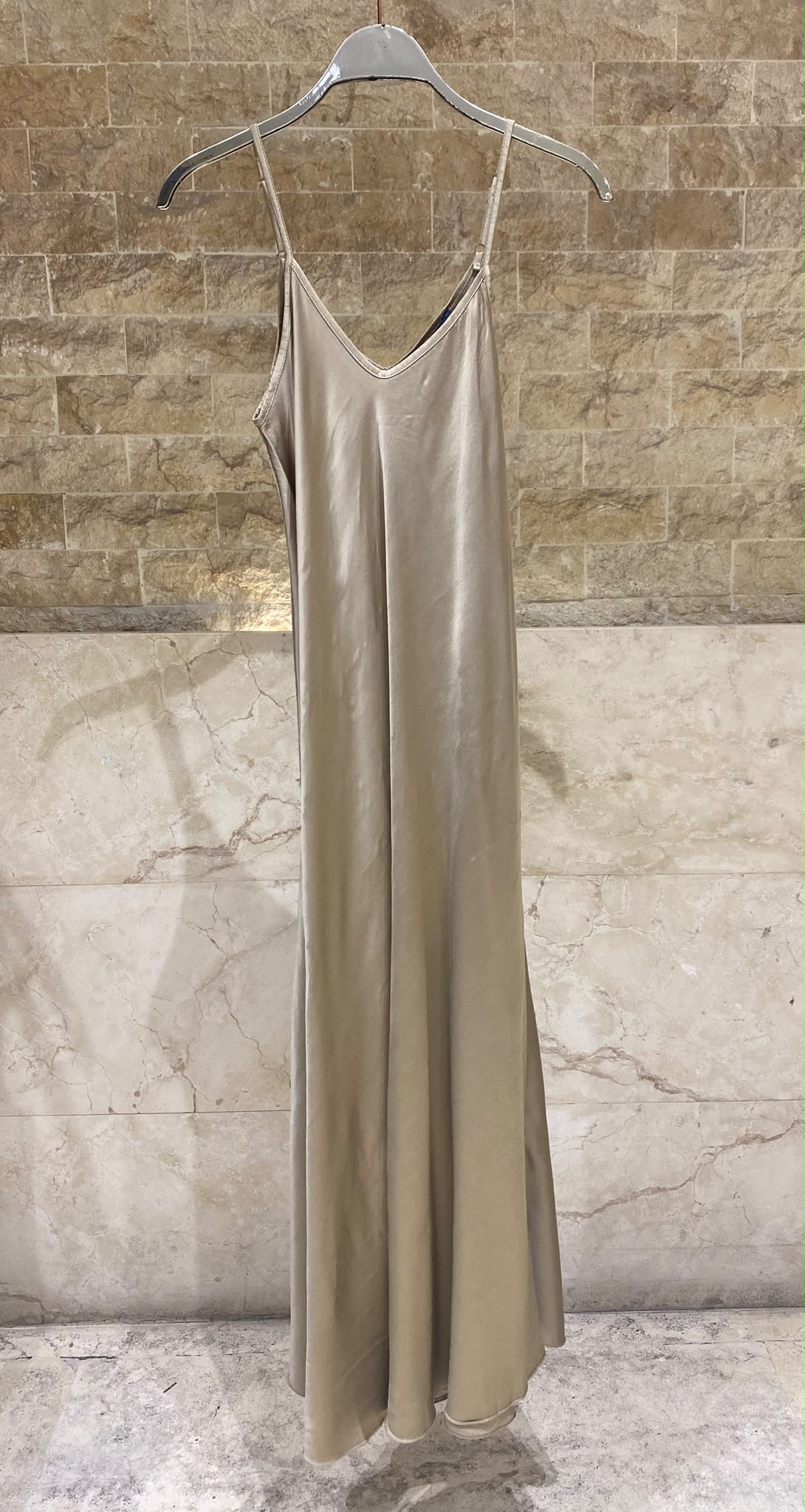 KD7505VS-2 Satin Sleeveless Dress فستان ساتان بدون أكمام