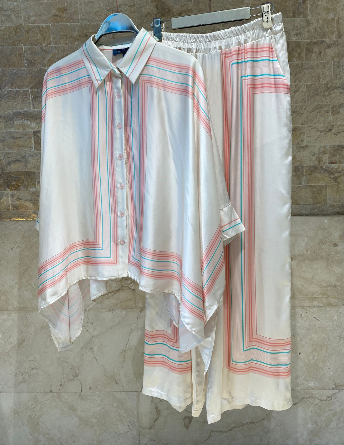 KD8871/9099-7 Ticking Stripe Satin Cape Shirt and Pants قميص وبنطال من الساتان المخطط - Brown Loft