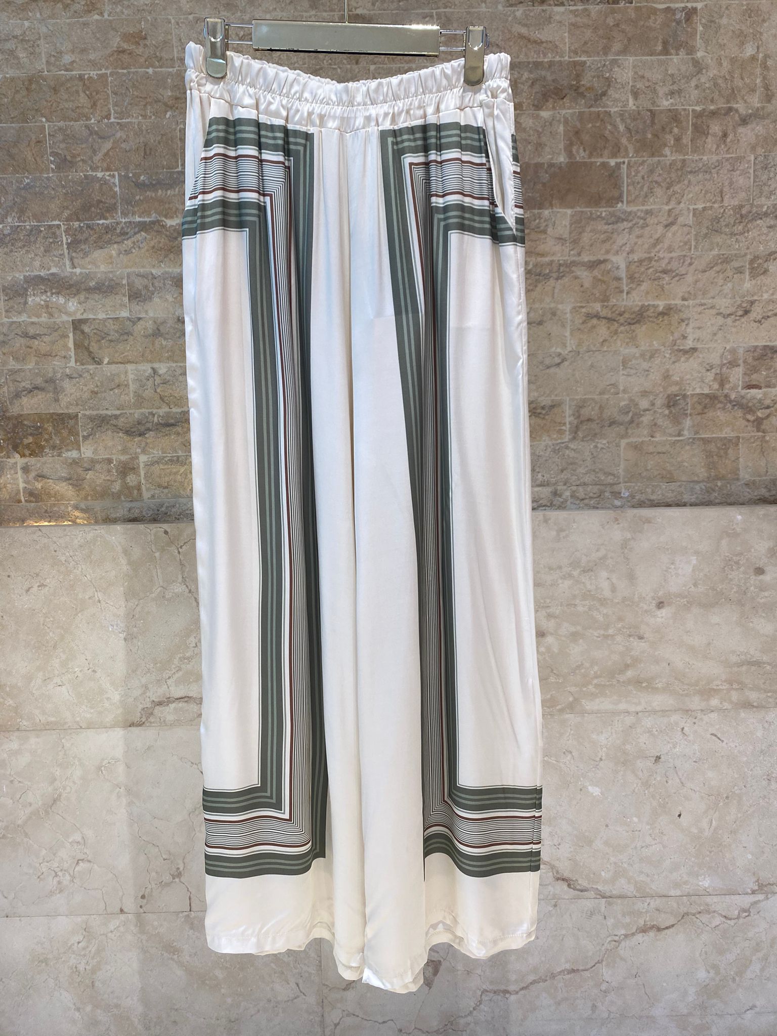 KD8871/9099-7 Ticking Stripe Satin Cape Shirt and Pants قميص وبنطال من الساتان المخطط - Brown Loft