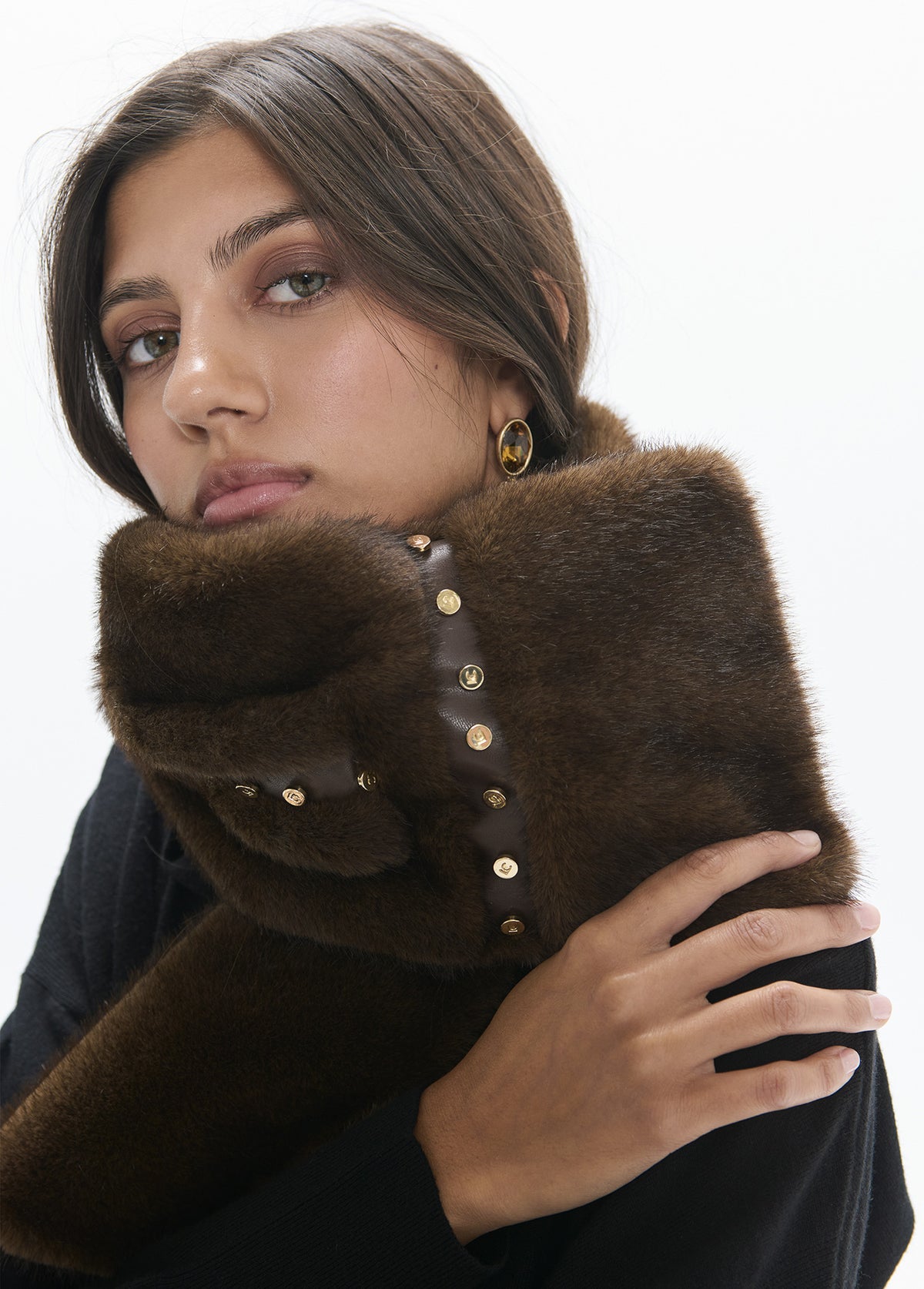 LF2607047 Faux Fur Neck Warmer Scarf