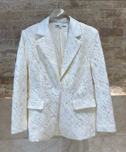 Loma Floral Lace Sequins Embroidery Jacket جاكيت مطرز بالترتر والدانتيل الزهري - Brown Loft