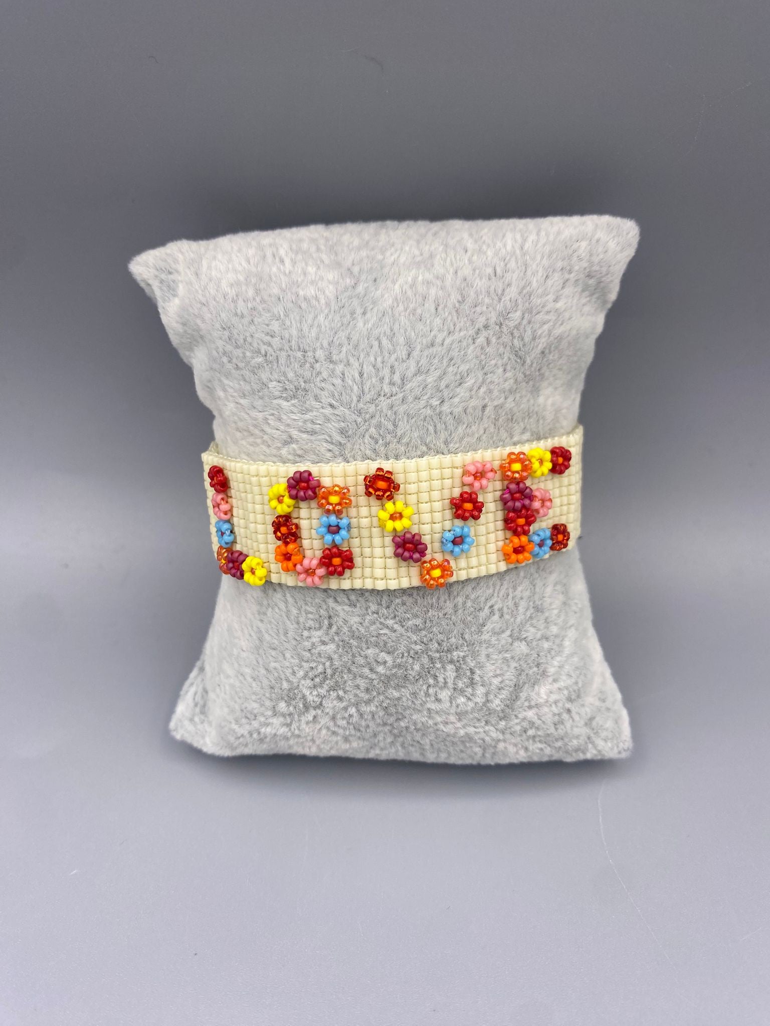 Love Flower B-9339 Braided Thread Bracelet - Brown Loft