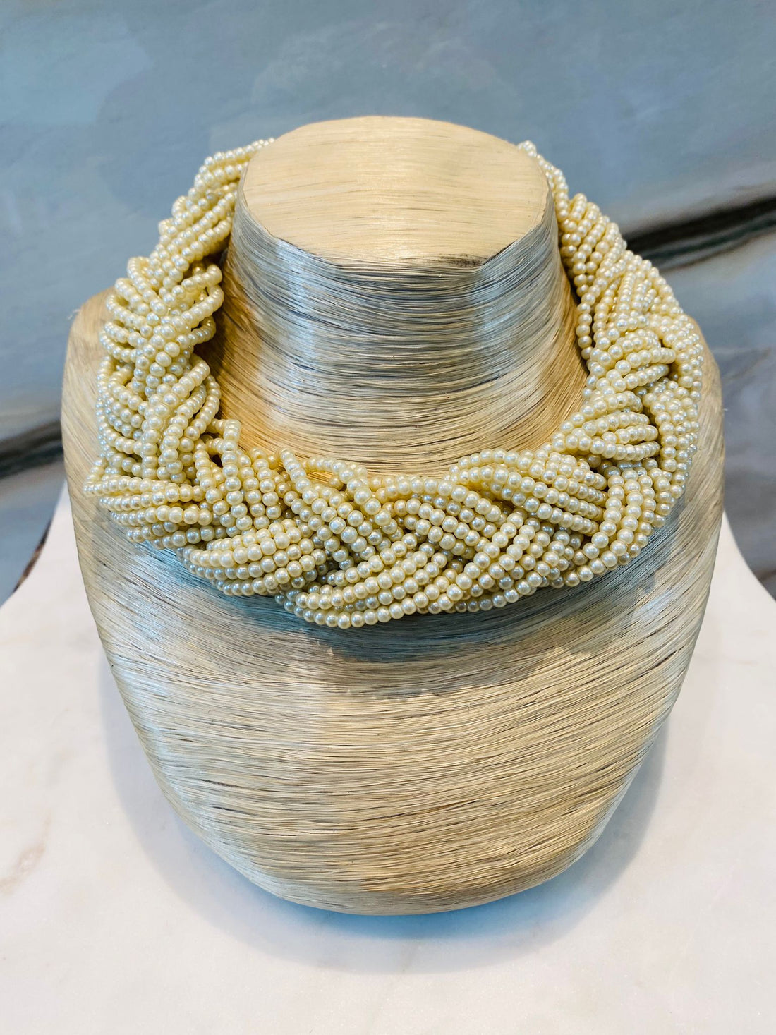MOD 20 Thick Braided Multi Strand Pearl Necklace قلادة لؤلؤ متعددة الخيوط سميكة مضفرة - Brown Loft
