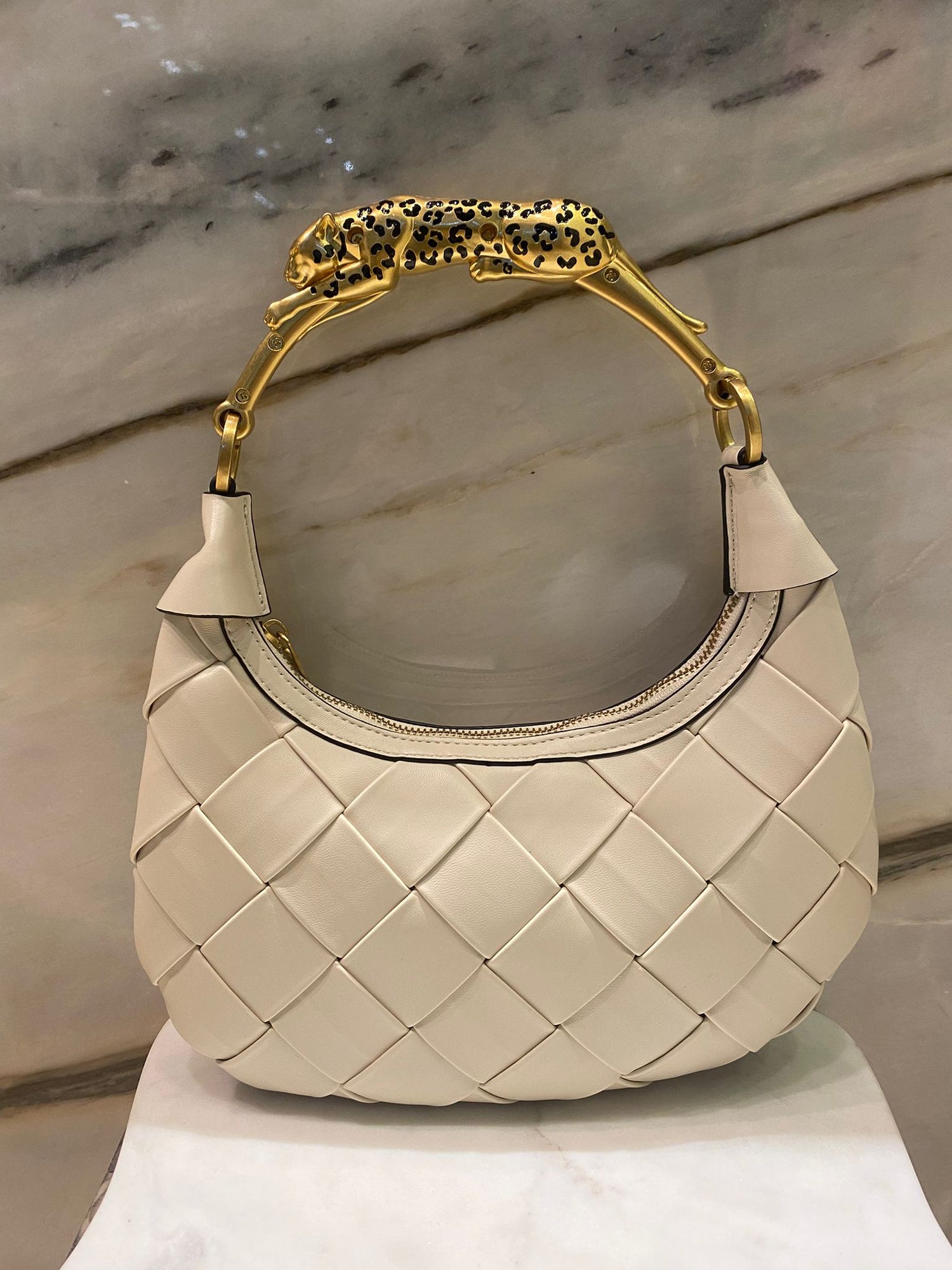 MS2604005 Braided Handbag حقيبة يد مضفورة - Brown Loft
