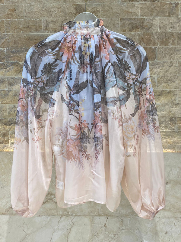 Melissa Floral and Fauna Print Sheer Top بلوزة شفافة مطبوعة بنقوش زهور وحيوانات