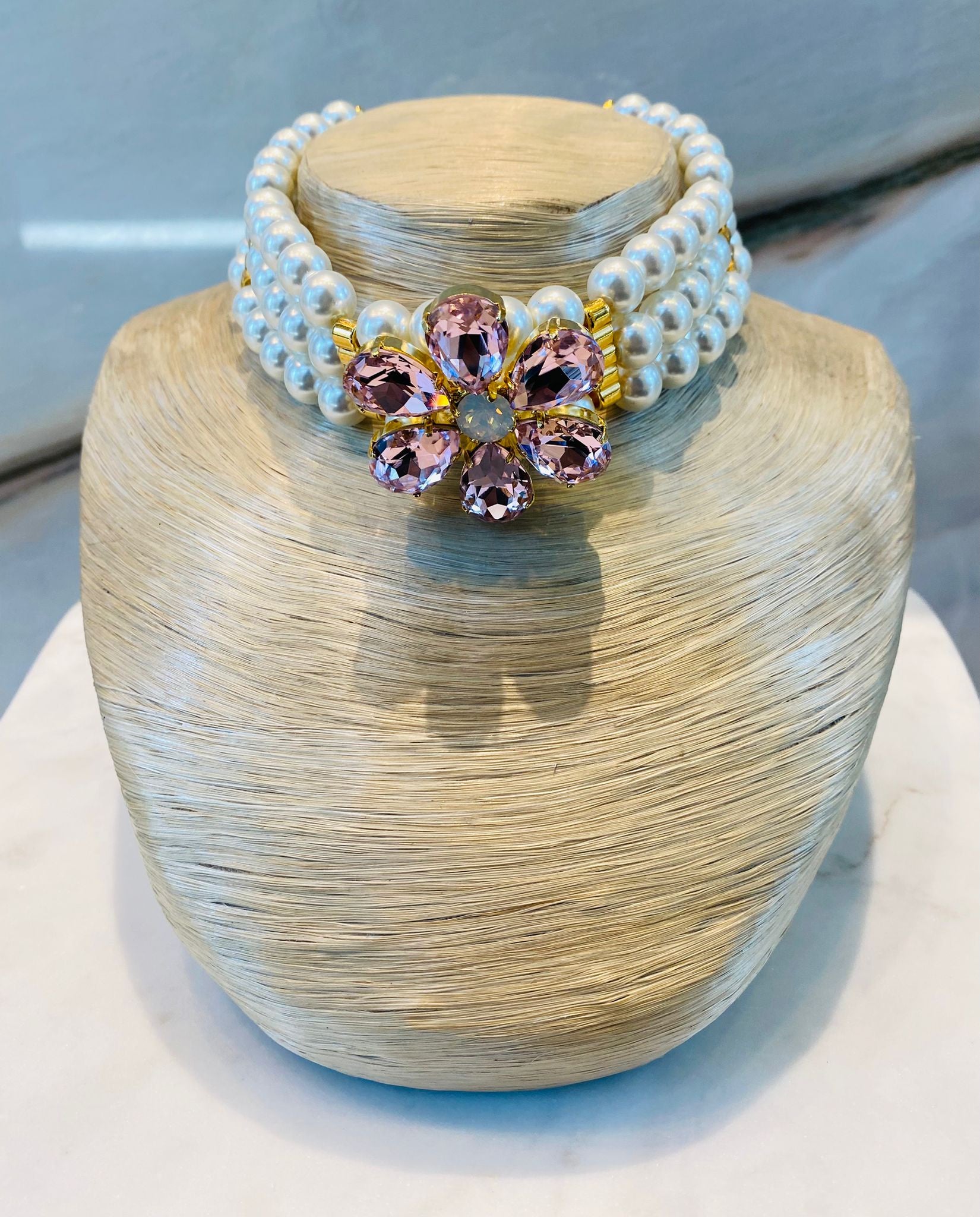Momi Choker