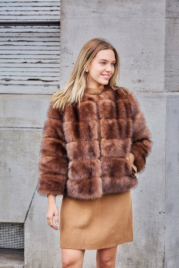 Natasha Thick Faux Fur Jacket جاكيت من الفرو الصناعي السميك