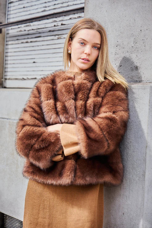 Natasha Thick Faux Fur Jacket جاكيت من الفرو الصناعي السميك