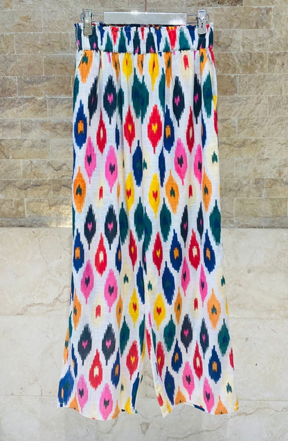 Naiara Sets Oversized Ikat Print Linen Shirt and Pants قميص وبنطال من الكتان بنقشة إيكات كبيرة الحجم