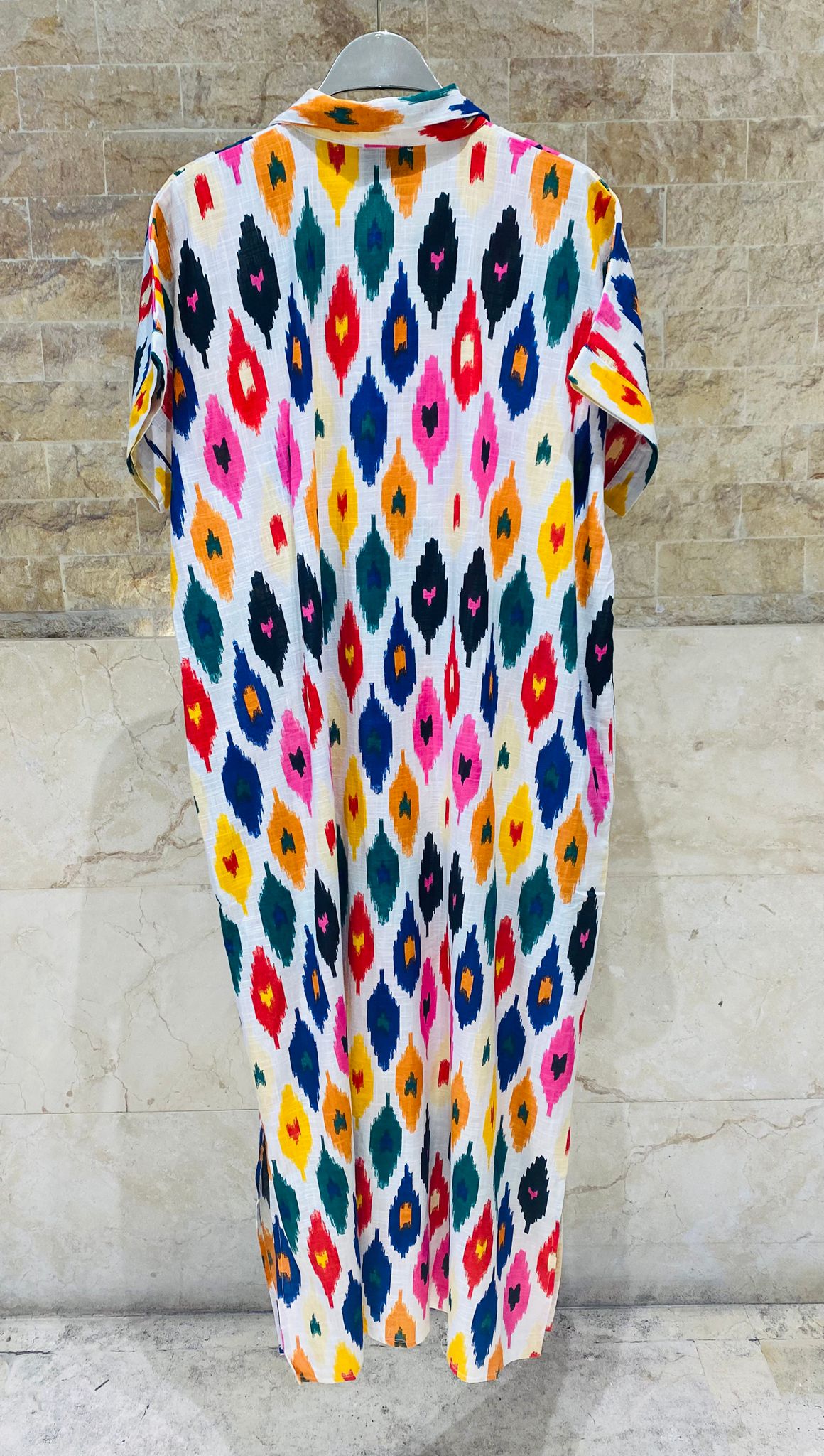 Naiara Kaftan  Multicolored Geometric Ikat Print Kaftan قفطان مطبوع بنقوش إيكات هندسية متعددة الألوان