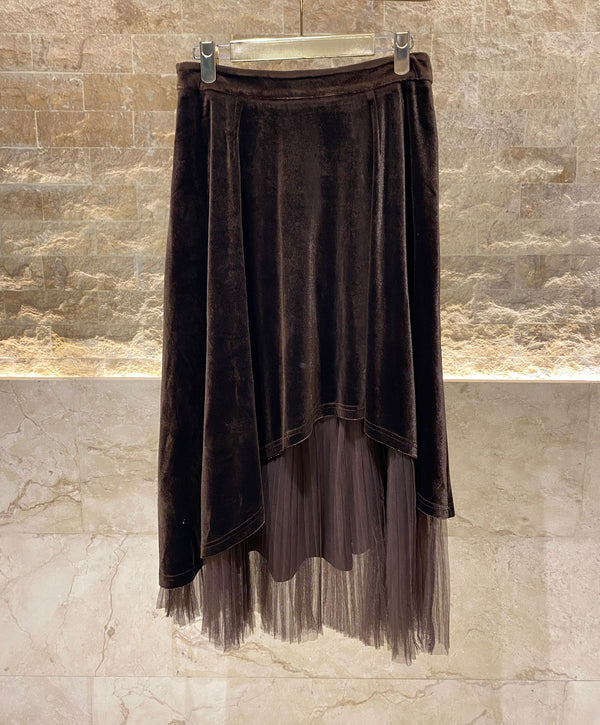 Q37516  Velvet Skirt with tulle details تنورة مخملية مع تفاصيل من التول