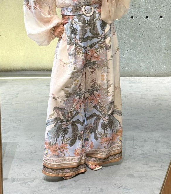 Noemie Floral and Fauna Print Wide Leg Belted Pants بنطال واسع الساقين بحزام مزين بطبعة زهور وحيوانات