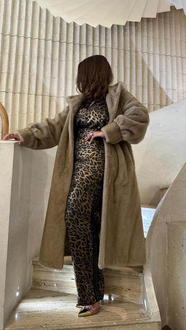 Isabella معطف طويل من الفرو الصناعي بغطاء للرأس