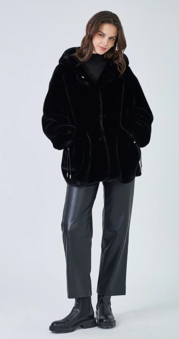 Selena - Faux Fur Hooded Coat معطف بغطاء رأس من الفرو الصناعي