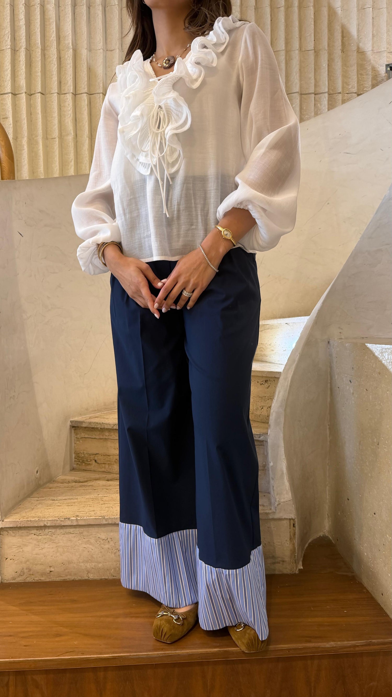6207004 Pleated Ruffled Collared Top بلوزة شفافة مكشكشة بياقة مطوية - Brown Loft