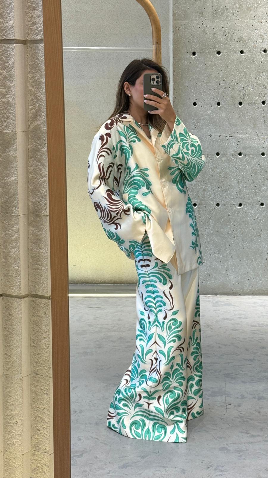 53-1012 Oversized Printed Jacket سترة مطبوعة كبيرة الحجم