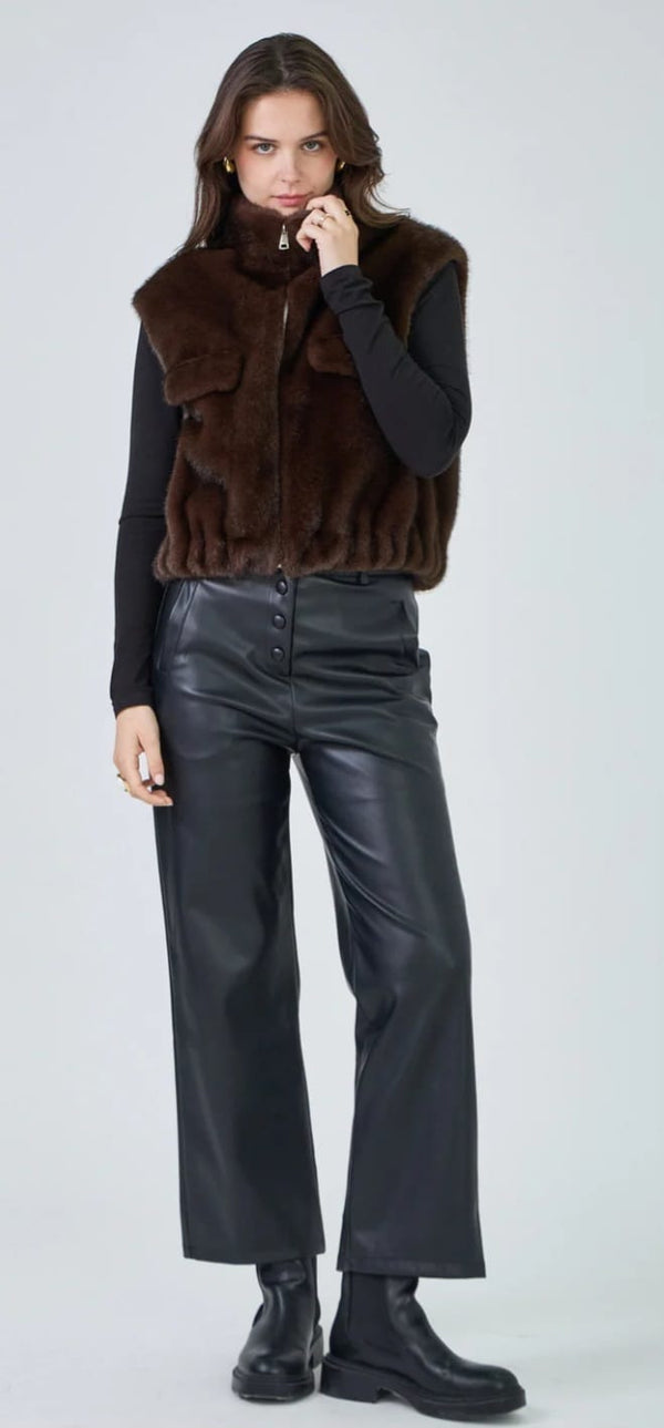 Gaby سترة من الفرو الصناعي بسحاب وياقة عالية