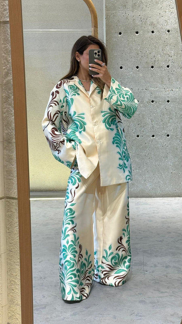 53-5127 Distinctive Printed Flare Pants