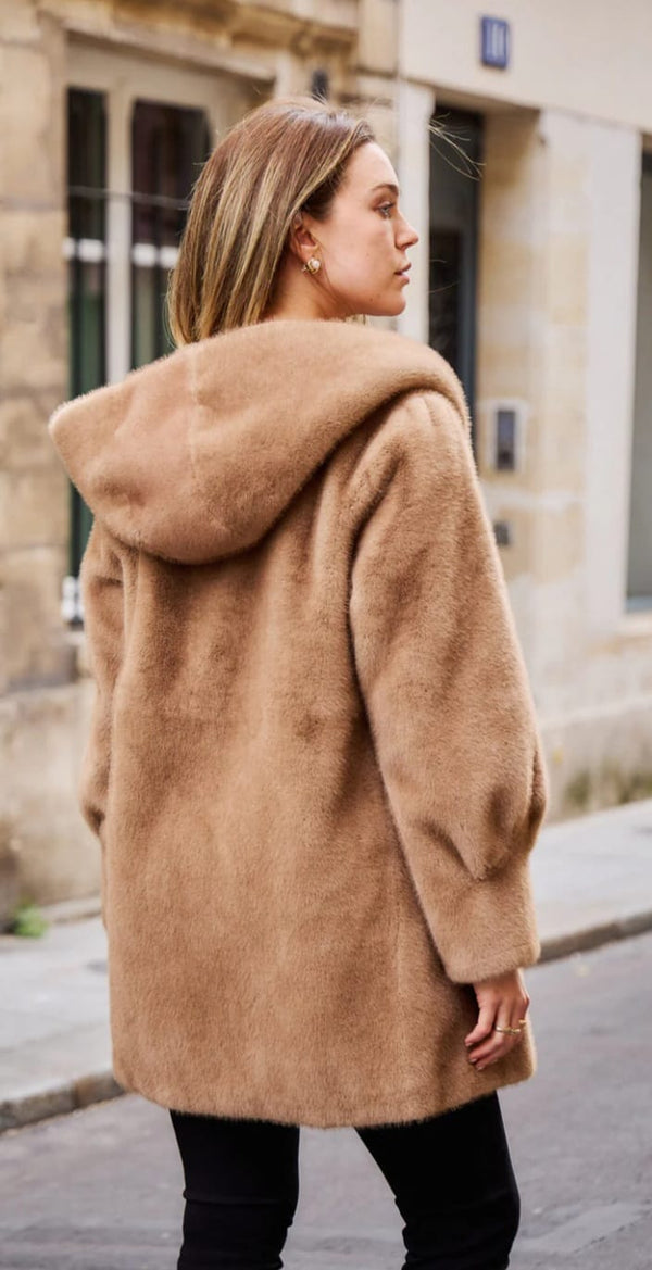 Lisa معطف طويل من الفرو الصناعي بغطاء للرأس