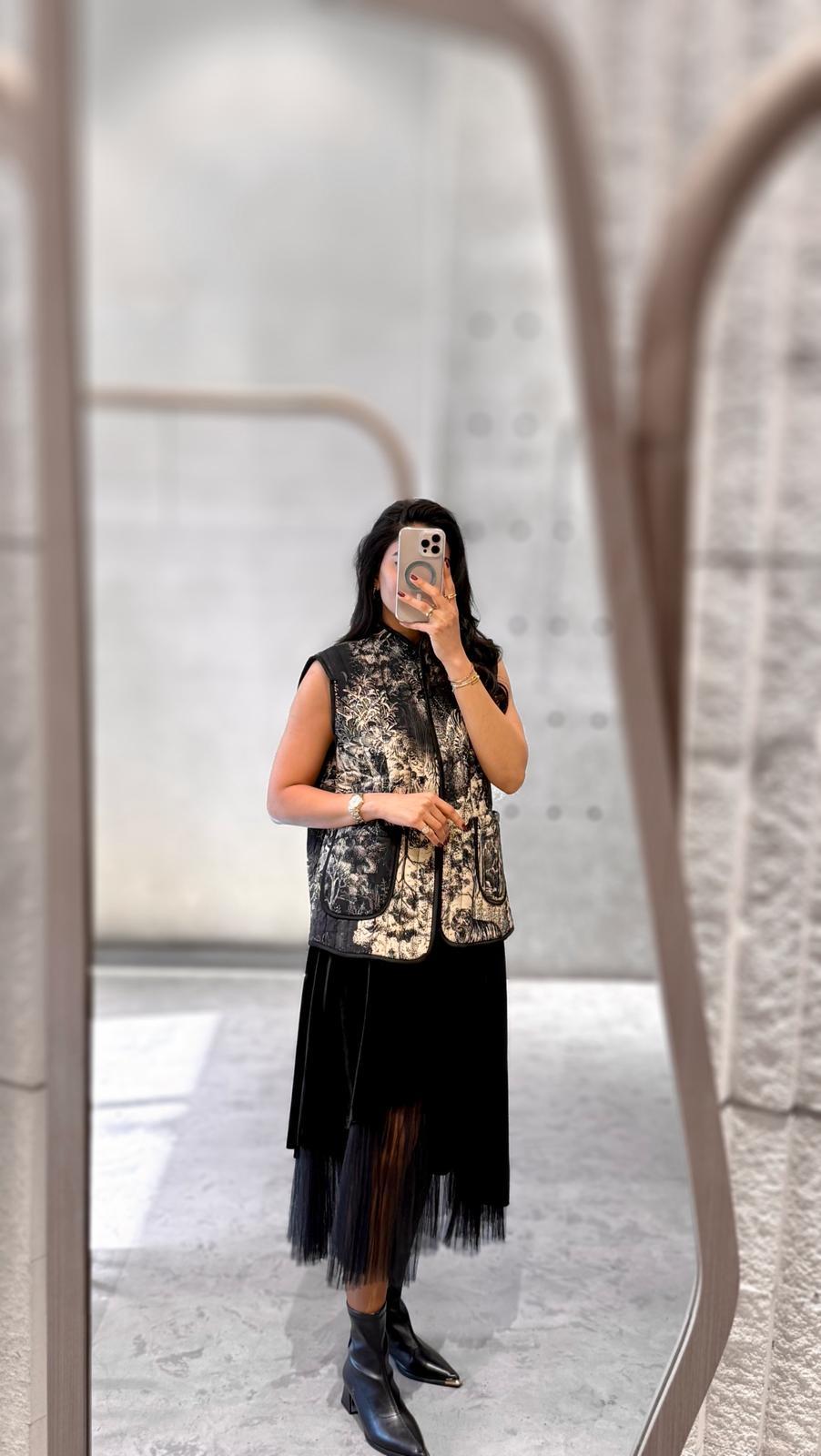 Q37516 Asymmetrical Velvet Skirt