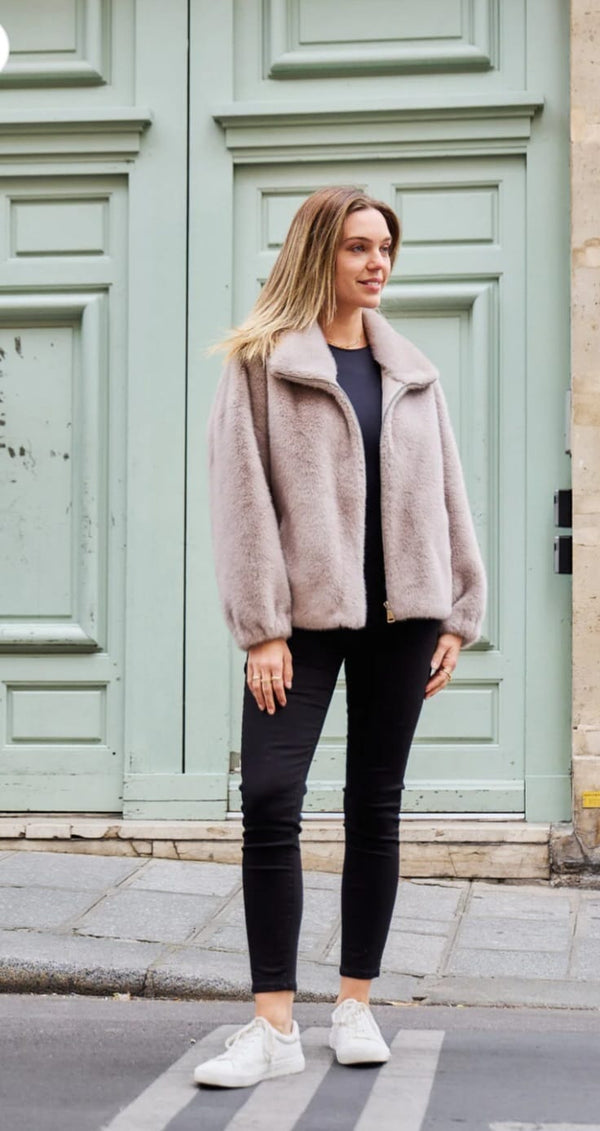 Melia سترة من الفرو الصناعي بسحاب وياقة عالية