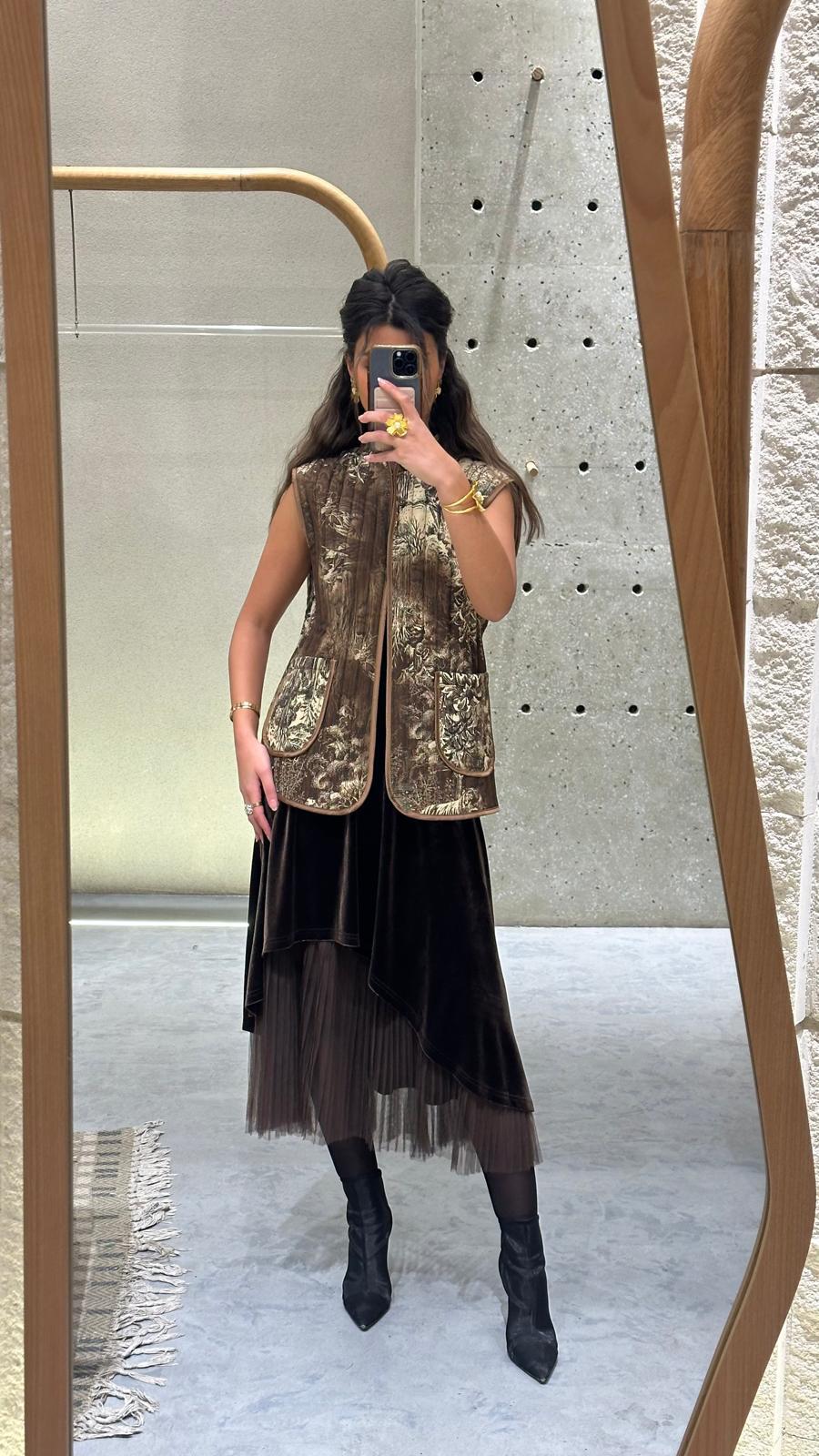 Q37516 Asymmetrical Velvet Skirt