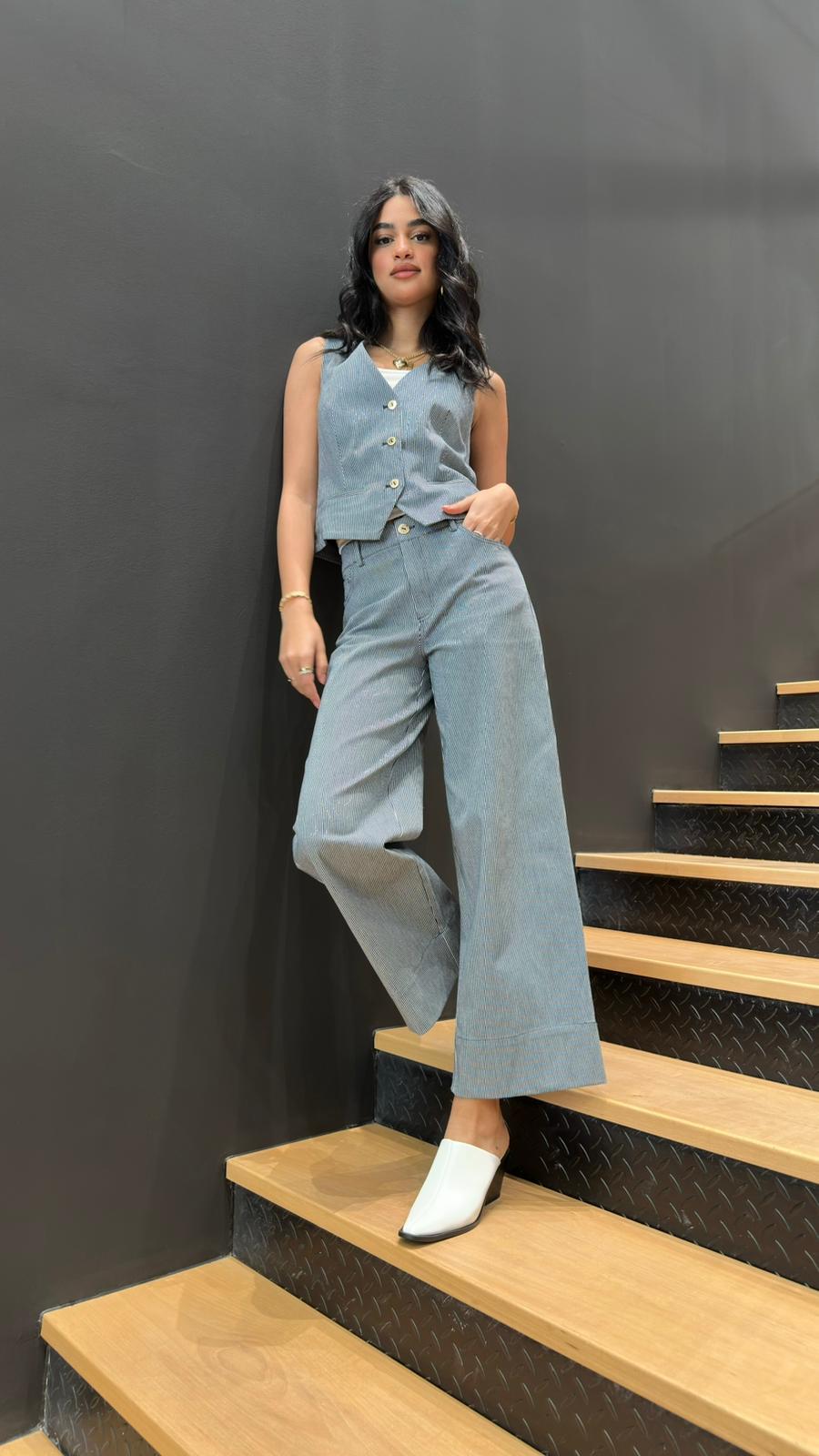 LS2602019 Striped Vest سترة مخططة - Brown Loft
