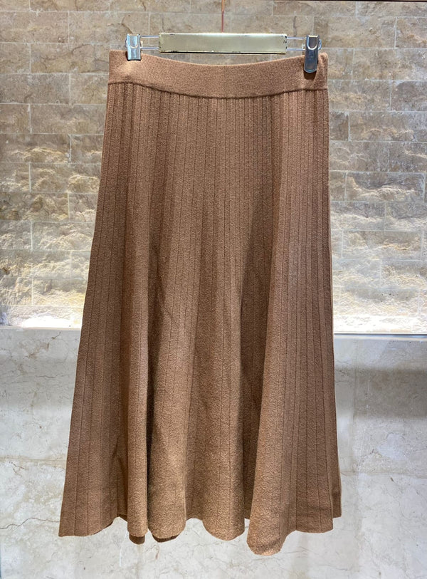 DSY9120 Pleated Med Length Knit Trapeze Skirt تنورة ترابيز متماسكة بطول متوسط