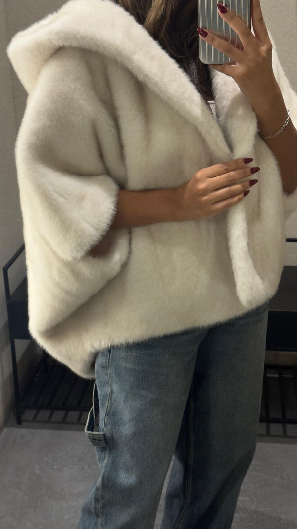 Leonie سترة من الفرو الصناعي بغطاء للرأس