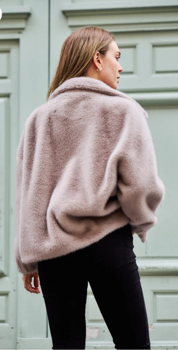 Melia سترة من الفرو الصناعي بسحاب وياقة عالية