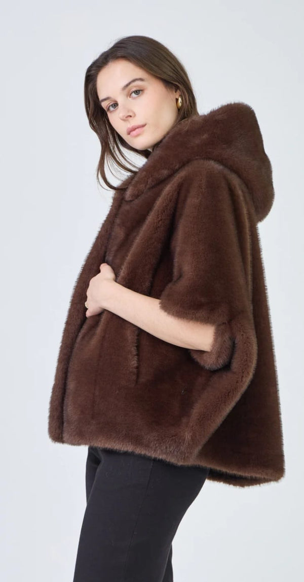 Leonie سترة من الفرو الصناعي بغطاء للرأس