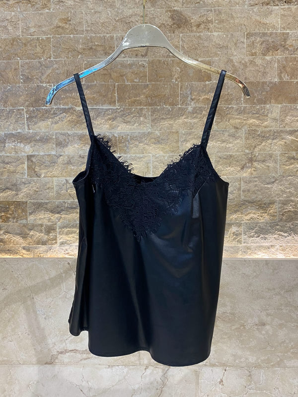 54-2096 Faux Leather Strap Top with Lace بلوزة بحمالات من الجلد الصناعي مزينة بالدانتيل