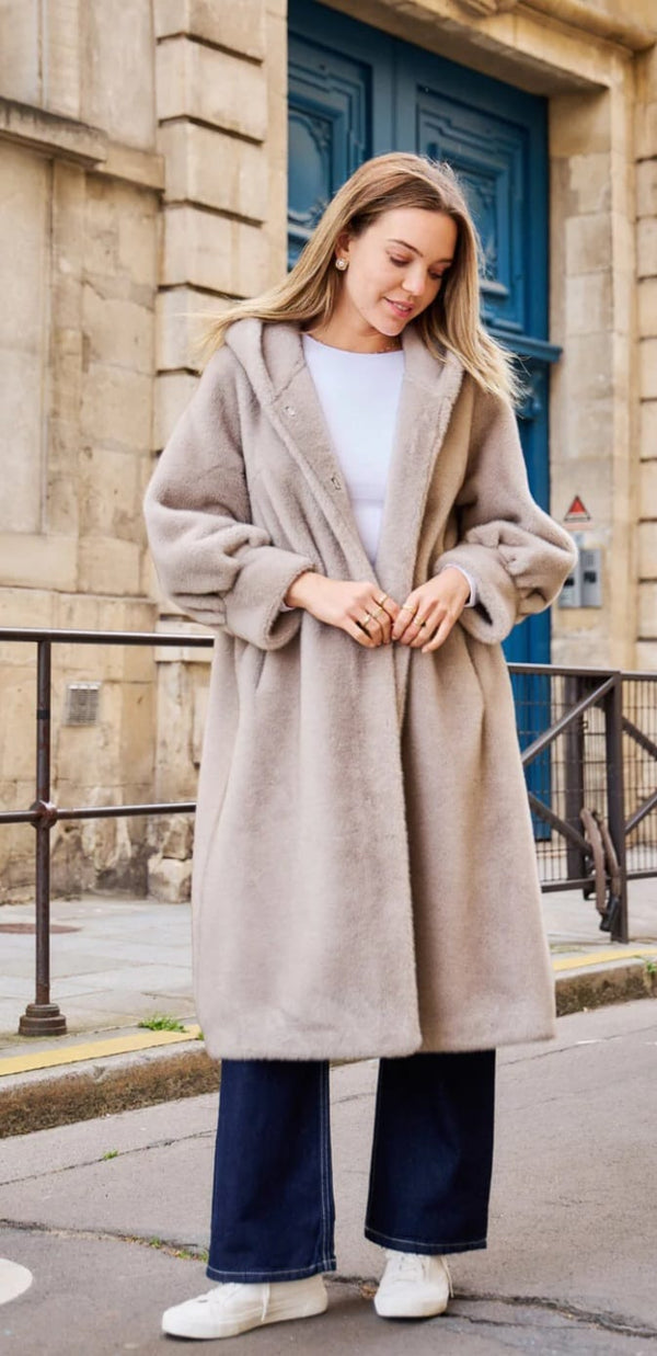 Isabella معطف طويل من الفرو الصناعي بغطاء للرأس