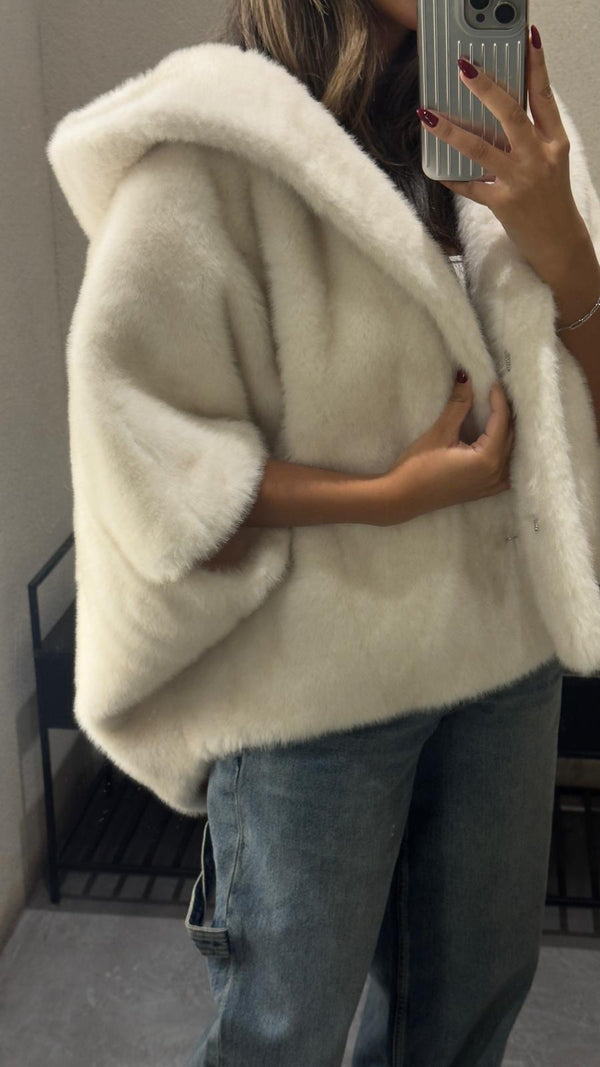 Leonie سترة من الفرو الصناعي بغطاء للرأس