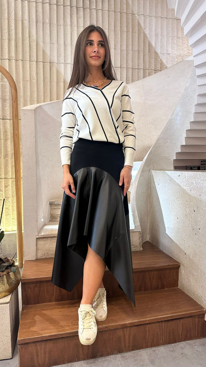 32896 V Neck Navy Striped Knitwear Top - Brown Loft