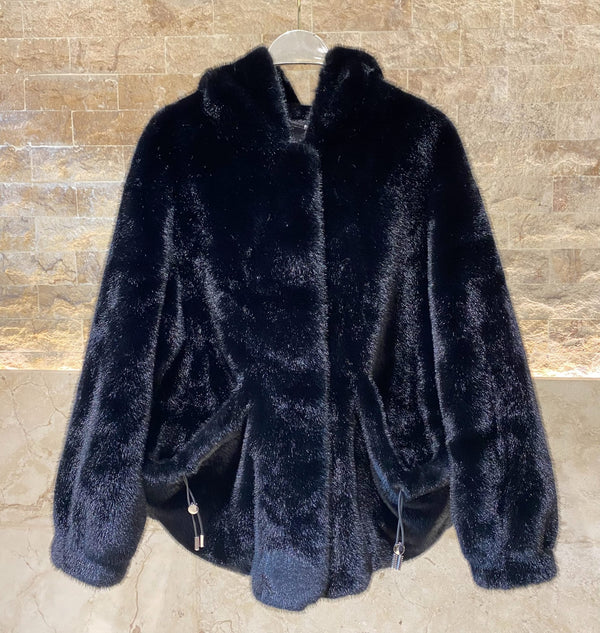 Selena - Faux Fur Hooded Coat معطف بغطاء رأس من الفرو الصناعي