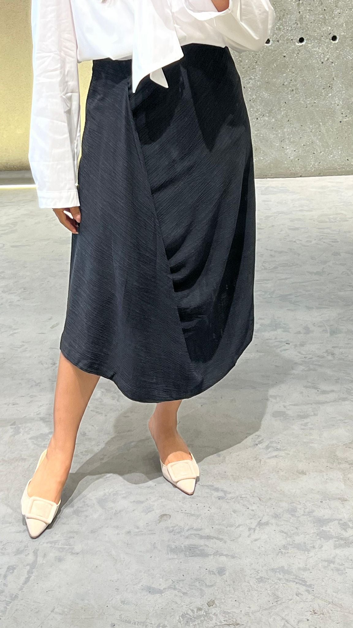 25S-7016 Side Zippered Asymmetrical Tencel Drape Skirt - Brown Loft