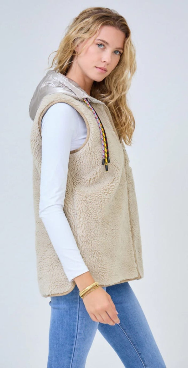 Mila سترة صوفية بسحاب وغطاء رأس بلون مغاير