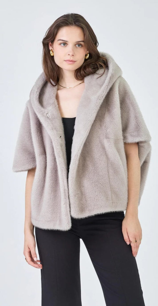 Leonie سترة من الفرو الصناعي بغطاء للرأس