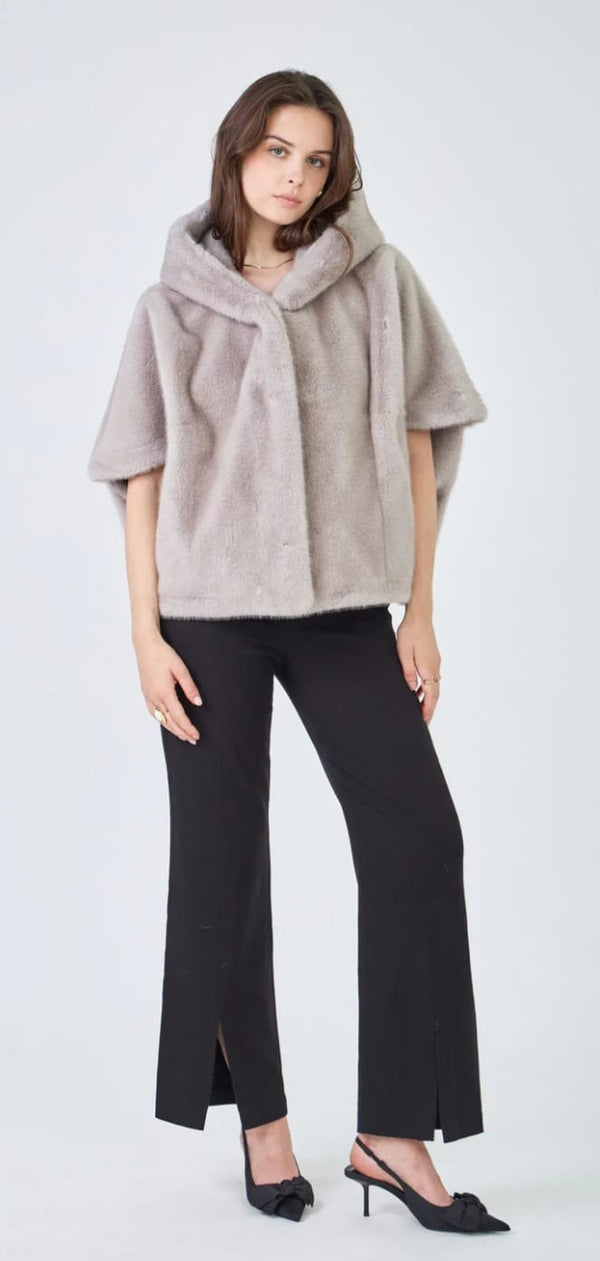 Leonie سترة من الفرو الصناعي بغطاء للرأس