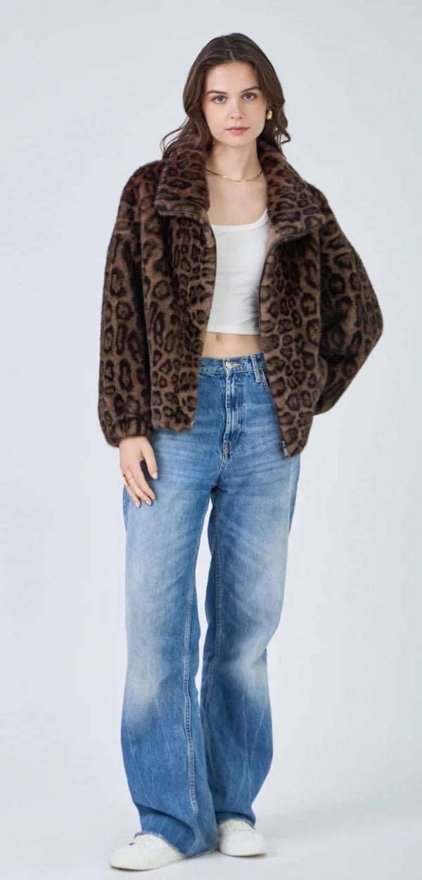 Melia Leopard سترة من الفرو الصناعي بطبعة جلد النمر