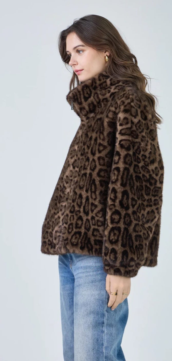Melia Leopard سترة من الفرو الصناعي بطبعة جلد النمر
